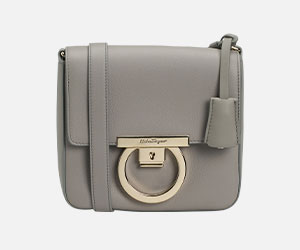 Additional offers from the brand Salvatore Ferragamo 191126_Salvatore_Ferragamo_Angebote_300x250px-3.jpg