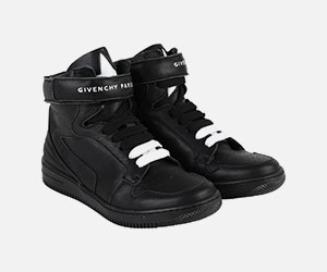 Additional offers from the brand Givenchy Kids 200115-4036-kids-around-angebote-300x250px-5.jpg